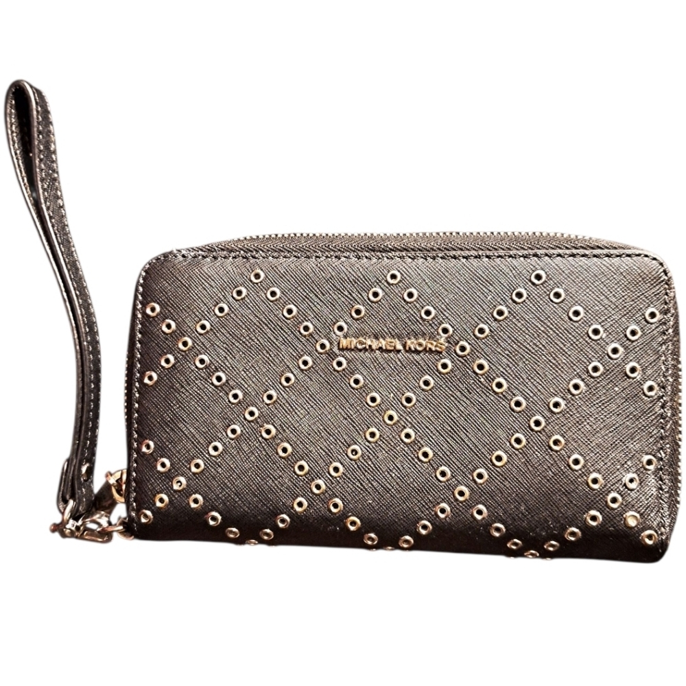 ✨️NWOT! Michael Kors Black Wristlet with Gold Accents - Picture 13 of 16